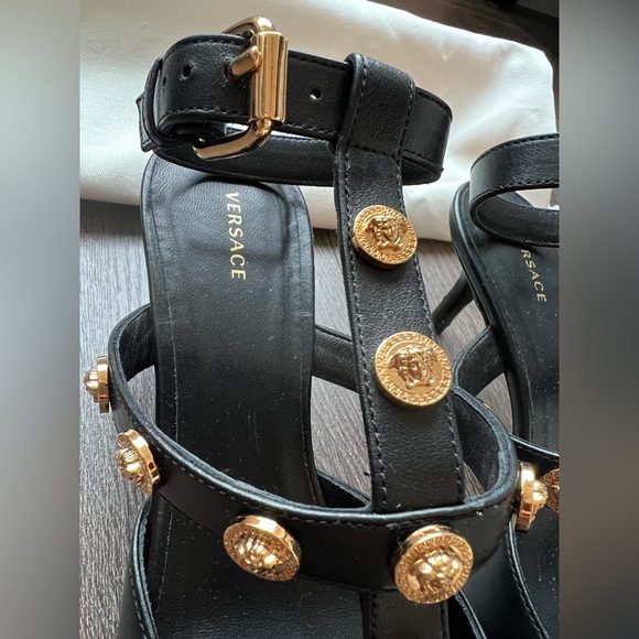 NWOT AUTHENTIC Versace signature medusa medallion strap leather heels - Picture 3 of 10